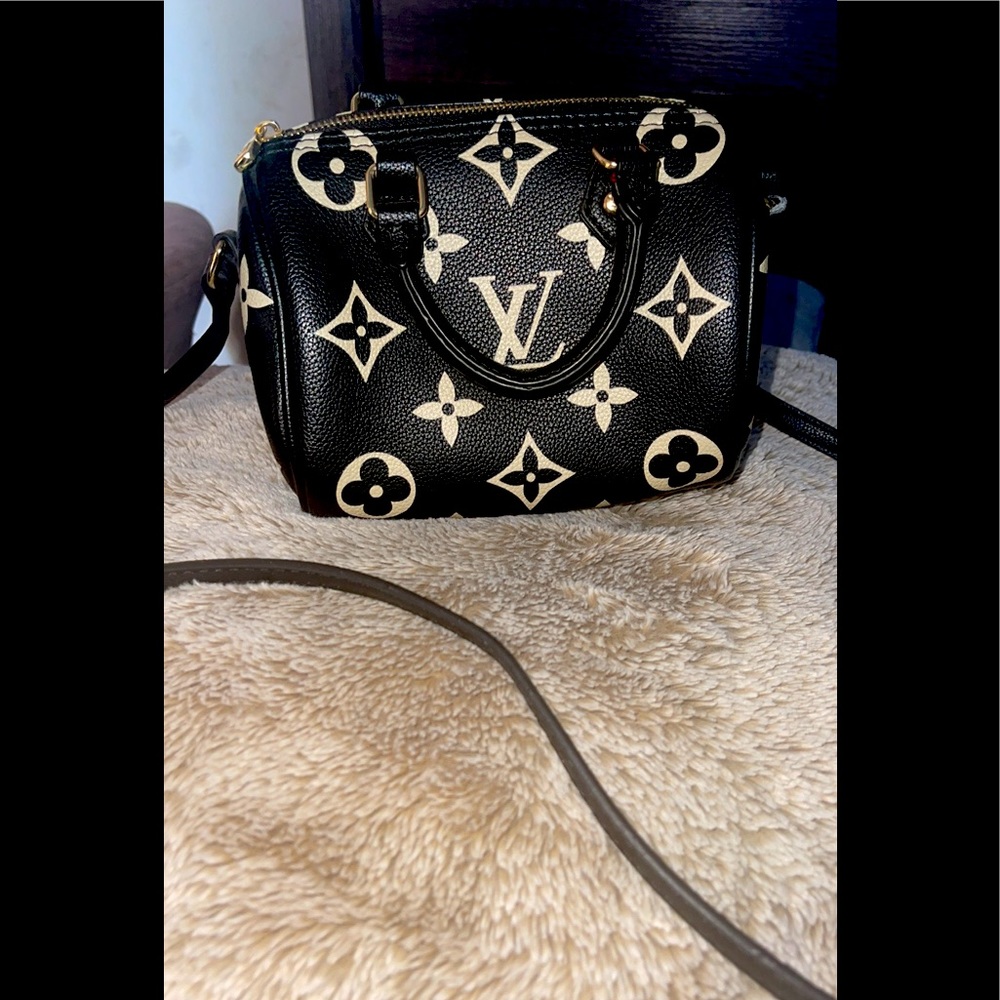 Crossbody mini bag